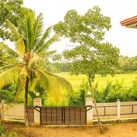The Breeze Pinnawala ピンナワラ エクステリア 写真